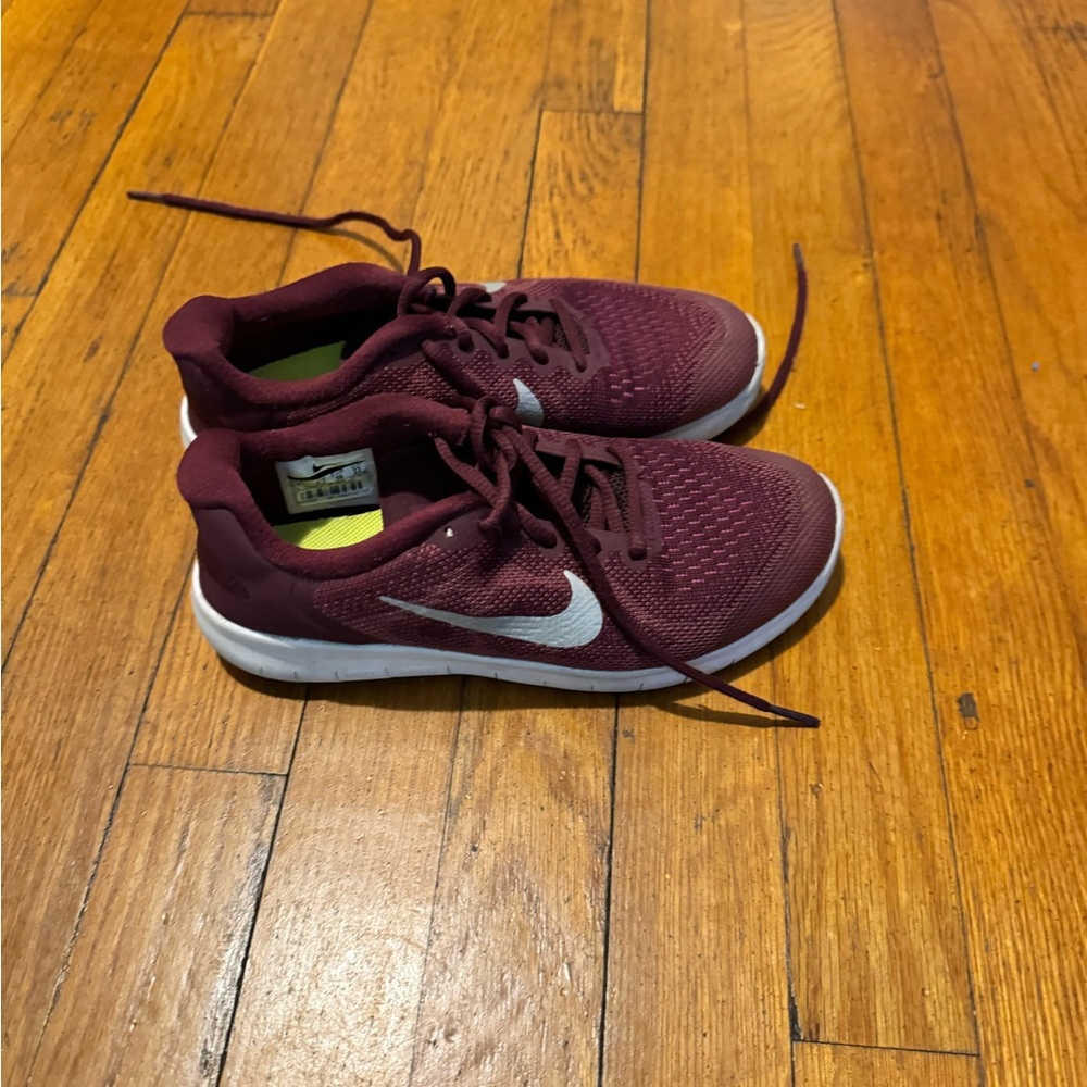 Nike kid shoes 4Y